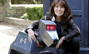 Actress Elisabeth Sladen Dies at 63